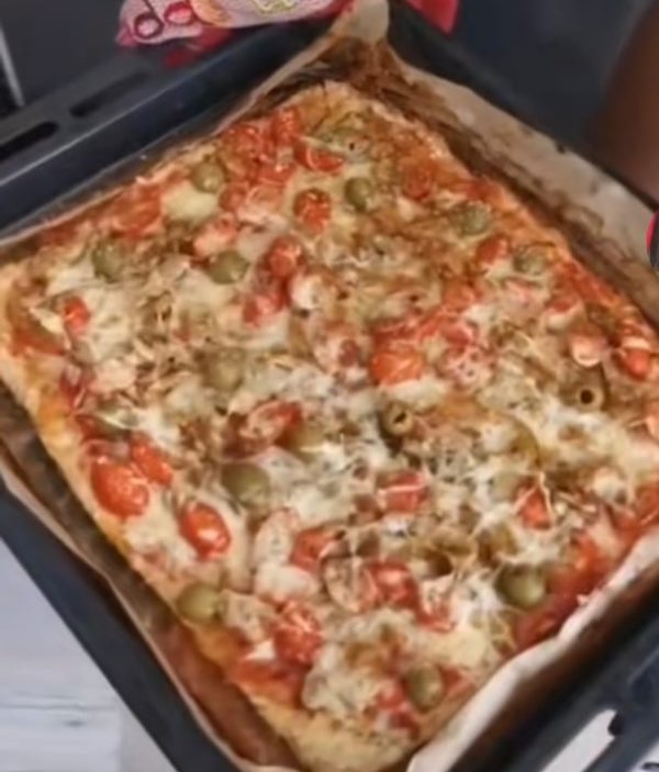 Pizza protéiné (entière) au poulet sans farine, sans gluten